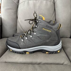 Men’s Skechers Water Repellent Boots. Never Worn